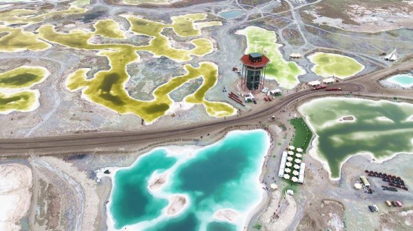 老钱庄 昔日采坑 今朝“翡翠”