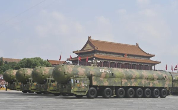 聚财略 新“八国联军”白忙活一场，东部战区MV燃爆两岸，统一又近了一步